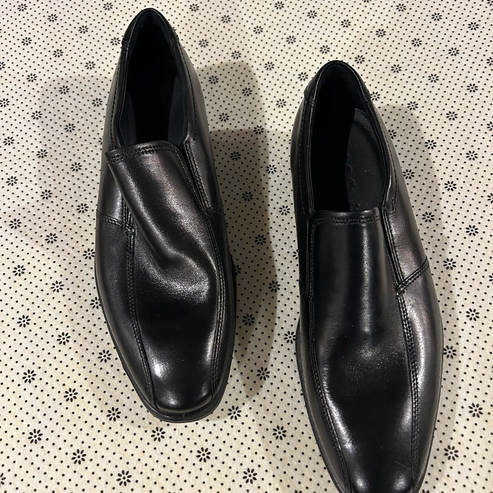 Ecco Men's Melbourne Leather Slip-On Black Dress Shoe